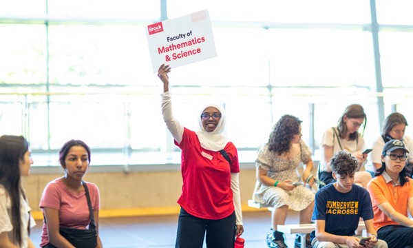 Volunteer at New Student Welcome and Academic Orientation!