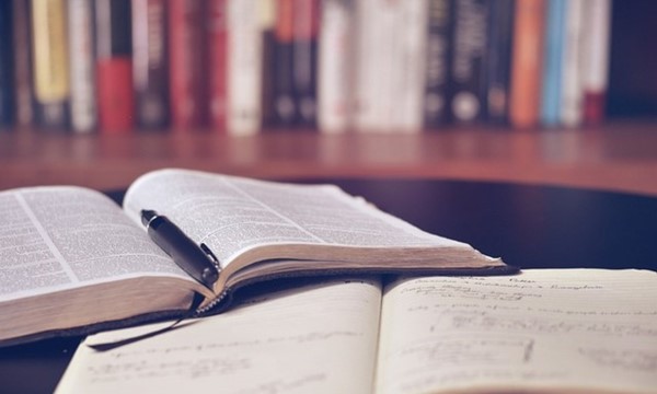 Studying Well in Grad School